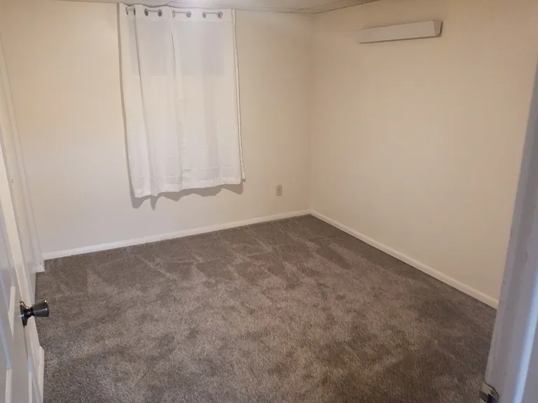 340 S Wagon Wheel Dr #6 — Photo 5