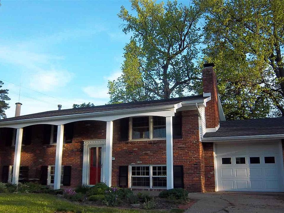 Welcome to 2227 E. Blackford Ave.   Evansville, IN 47714