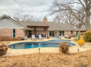 427 Piney Oak Dr, Norman, OK 73072