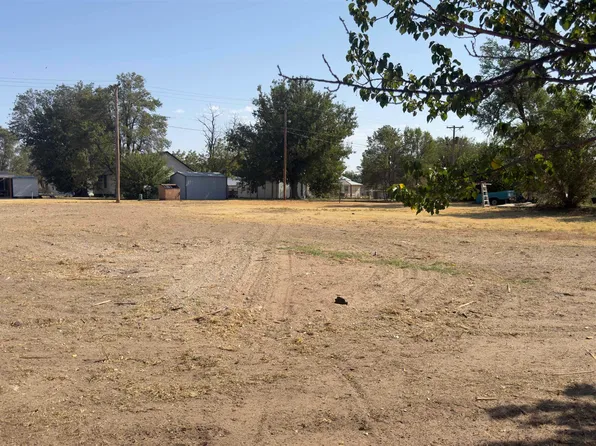 210 NW 2nd St, Laverne, OK 73848