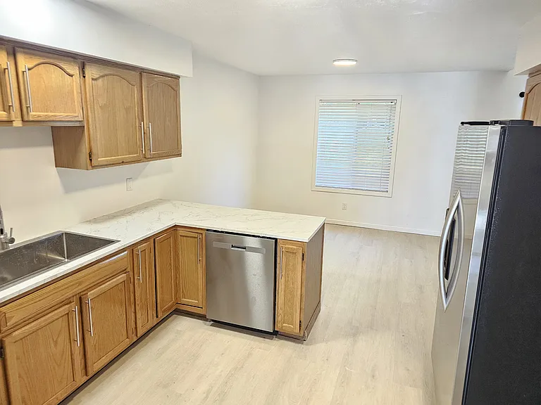 50 Westhaven Dr — Photo 13
