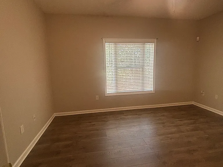 110 Lazy Willow Ln — Photo 12