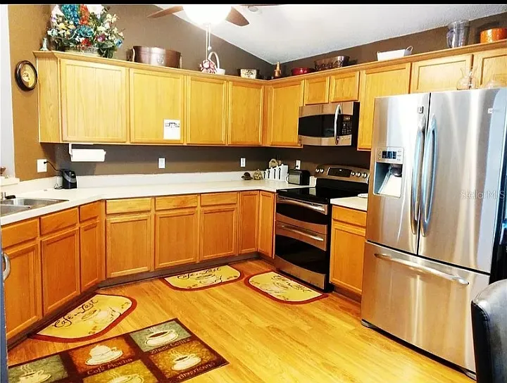 919 Devon Creek Rd — Photo 2