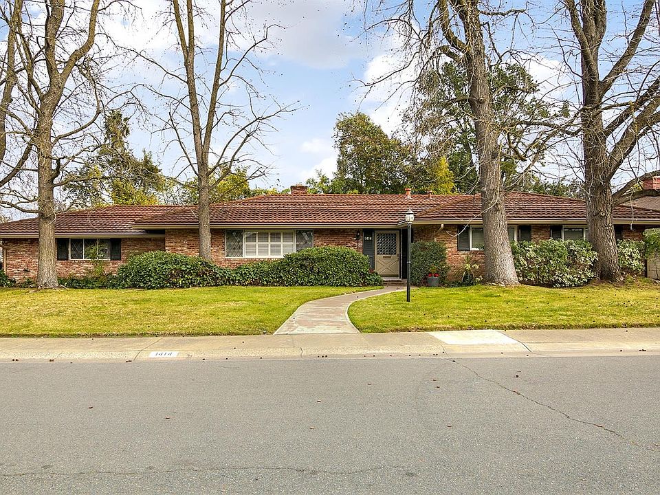 1st image of 1414 Carrousel Ln