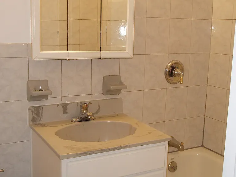 81-14 Baxter Ave #1D — Photo 9