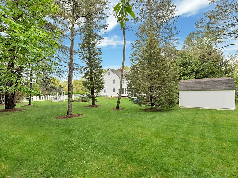 110 Sleepy Hollow Ln — Photo 35