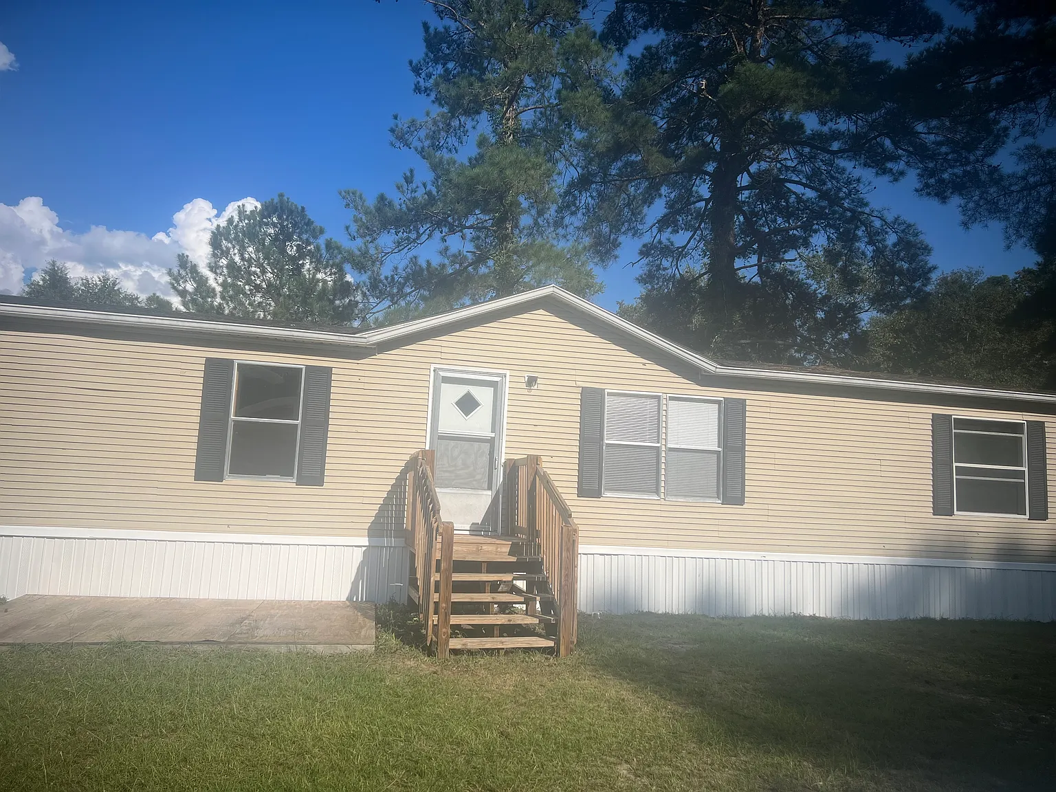 3 bed, 1344 sqft, $1,400 — Photo 1