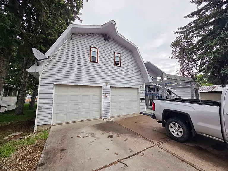 21 Langley Dr #UPPER — Photo 2