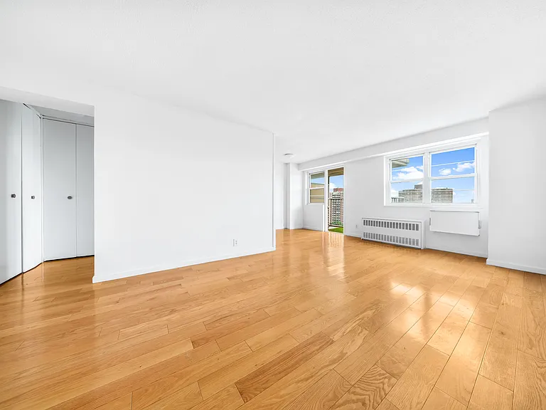 47-50 59th St #8D — Photo 2