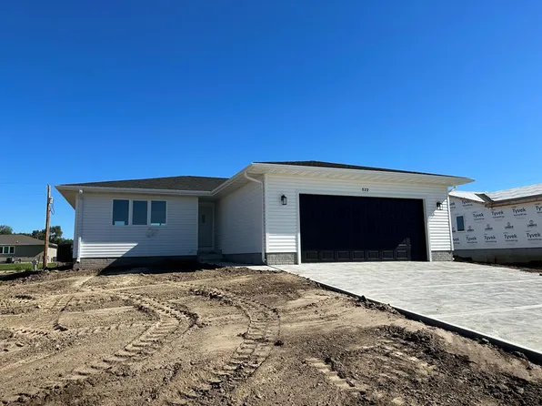 522 7th St, Phillips, NE 68865