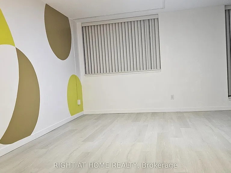 2460 Eglinton Ave E #1714 — Photo 8
