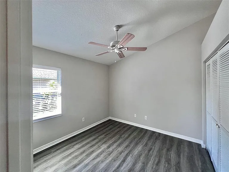 70 Wellesley Ln — Photo 24