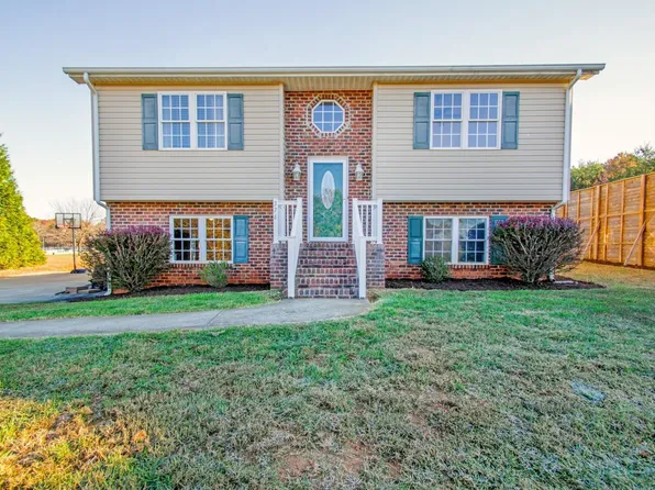 374 Dunivan Dr, Rustburg, VA 24588