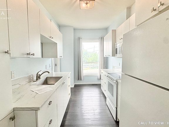 2nd image of 301 Bay St N #1-2