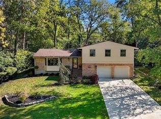 5548 Laureldale Rd, Dayton, OH 45429