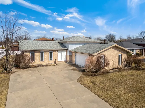 1173 Robert Ln, Crete, IL 60417