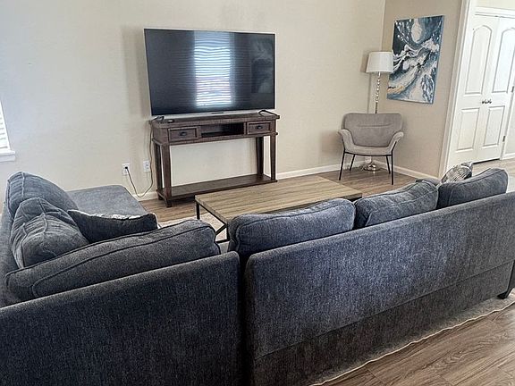 2nd image of 3427 Enclave Pl