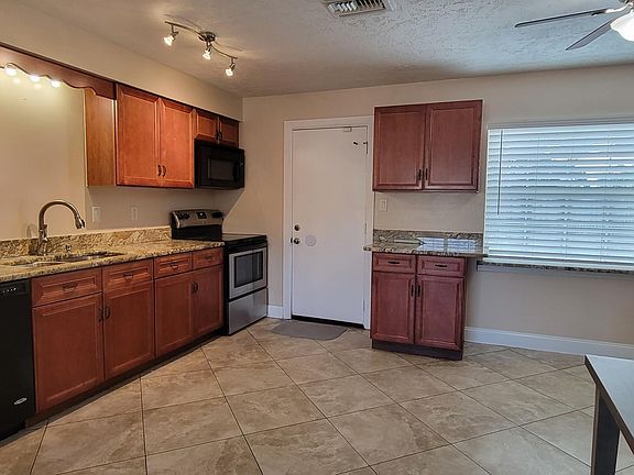 5th image of 1166 Heather Glen Cir