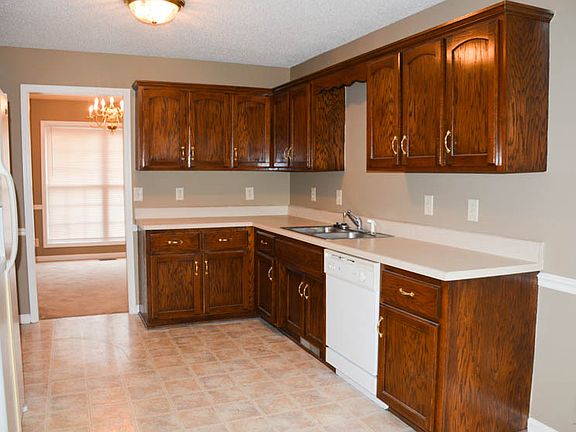 5th image of 1275 Carnation Ct