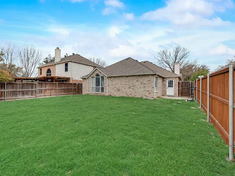 5909 Berkshire Rd — Photo 57
