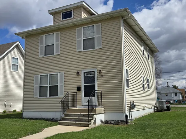 1202 Wilcox St, Joliet, IL 60435