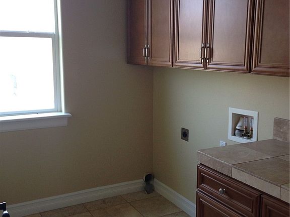 4th image of 3132 Road H NE