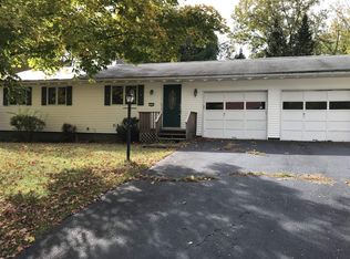 1037 Cloverlawn Rd, Troy, NY 12180