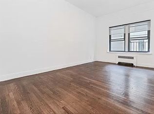 222 E 56th St APT 3I, New York, NY 10022