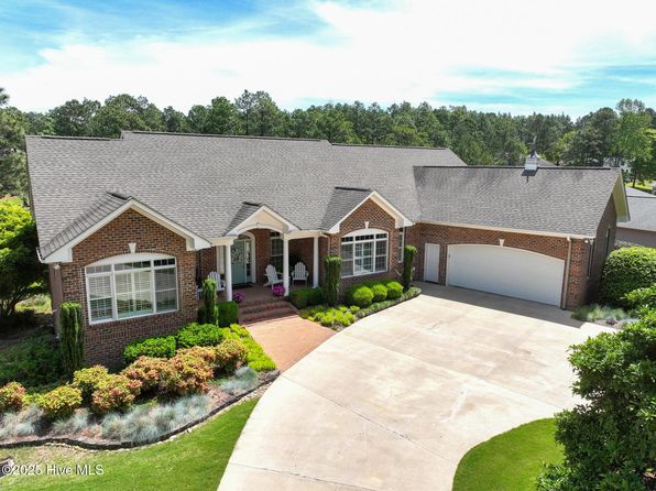 118 Dennis Circle, West End, NC 27376