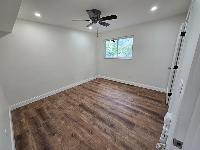 6305 Englewood Ave #2 — Photo 20