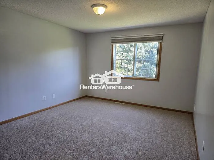 1945 Mockingbird Ave — Photo 18
