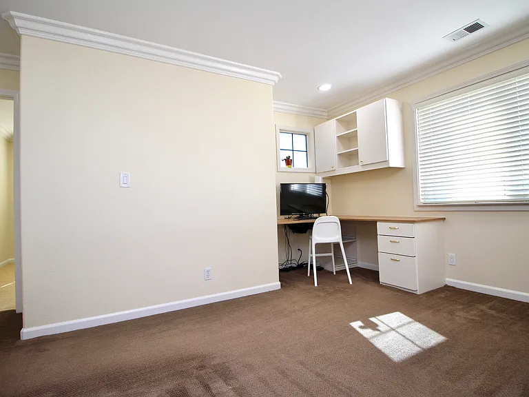 15512 Oceanside Way — Photo 31