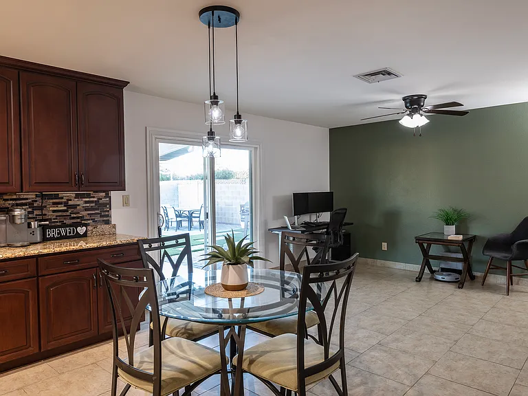 3121 E Sierra St — Photo 10