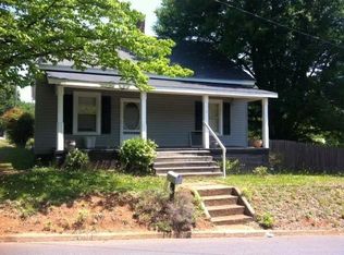 16 Inglesby St, Greer, SC 29650