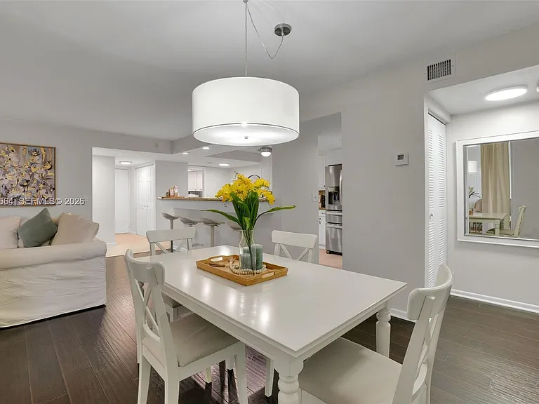 500 Egret Cir #8403 — Photo 11