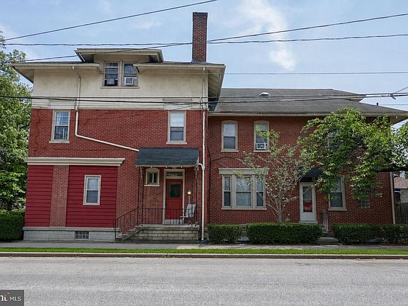 2nd image of 146 E Clay St