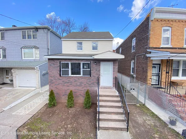 17 White St, Staten Island, NY 10305