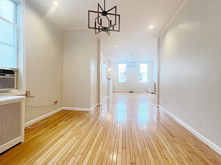 17-14 Menahan St #3 — Photo 2