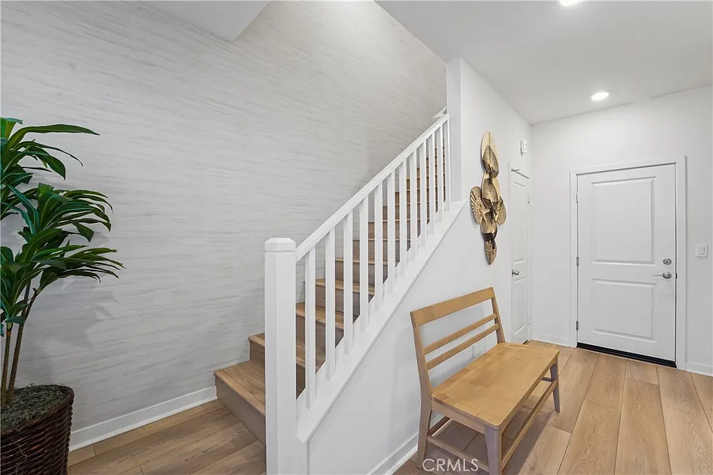 3 bed, 3.5 bath, 1916 sqft, $4,500 — Photo 4