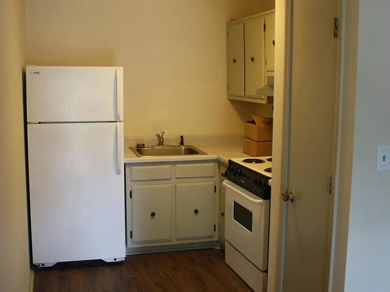 223 E Cloverhurst Ave #3 — Photo 4