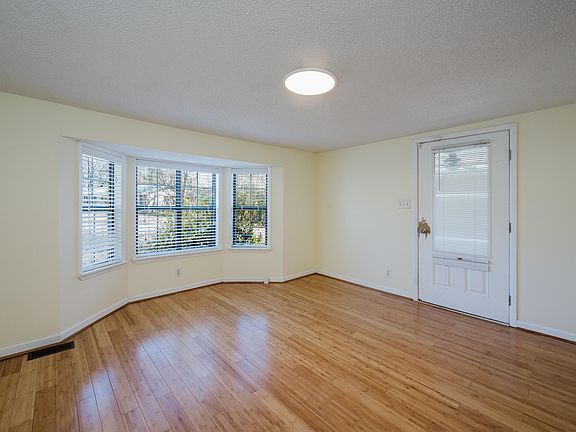 5th image of 2229 Farley Rd