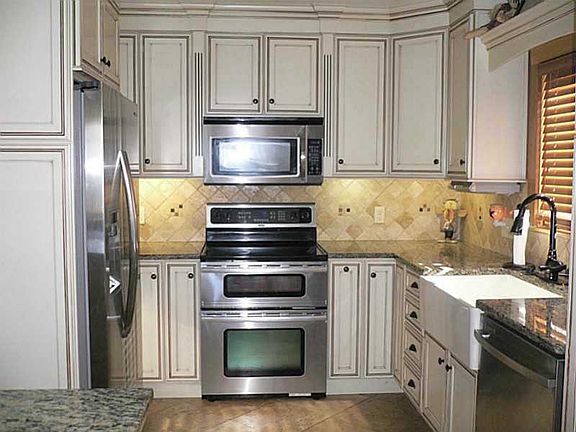 5th image of 919 Lincoln St