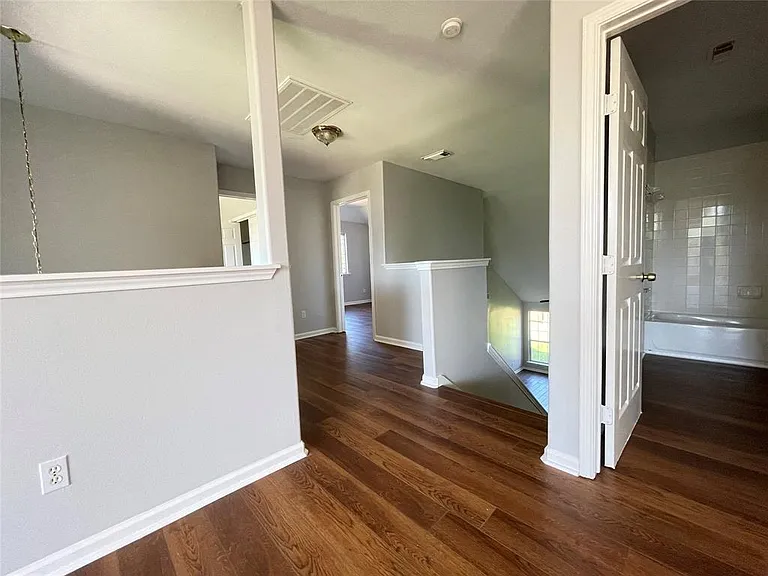 6638 Chantalle Dr — Photo 21