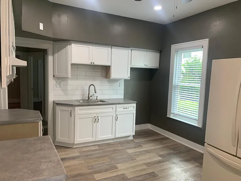 167 Russ St #1 — Photo 8
