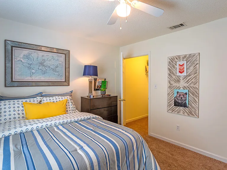 The Gates at Valdosta - Student Housing Priced Per Person — Photo 7