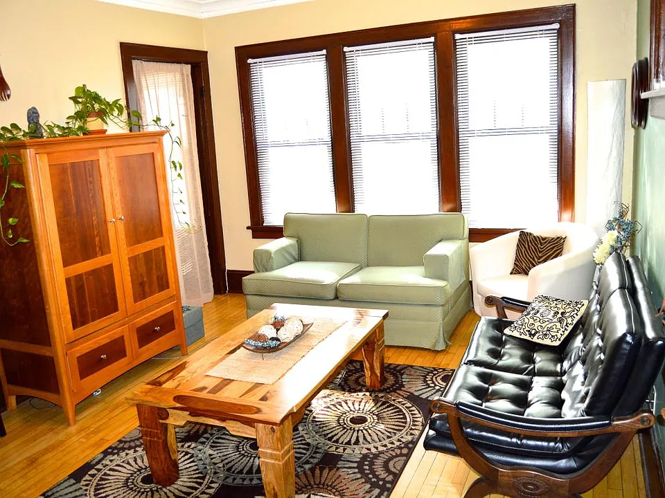 Living Room w Door to Porch