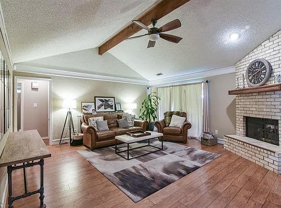 3rd image of 2202 Roundrock Dr
