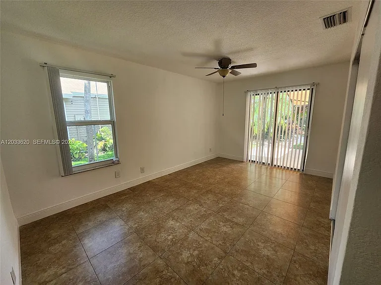 1631 SW 129th Way #0 — Photo 3