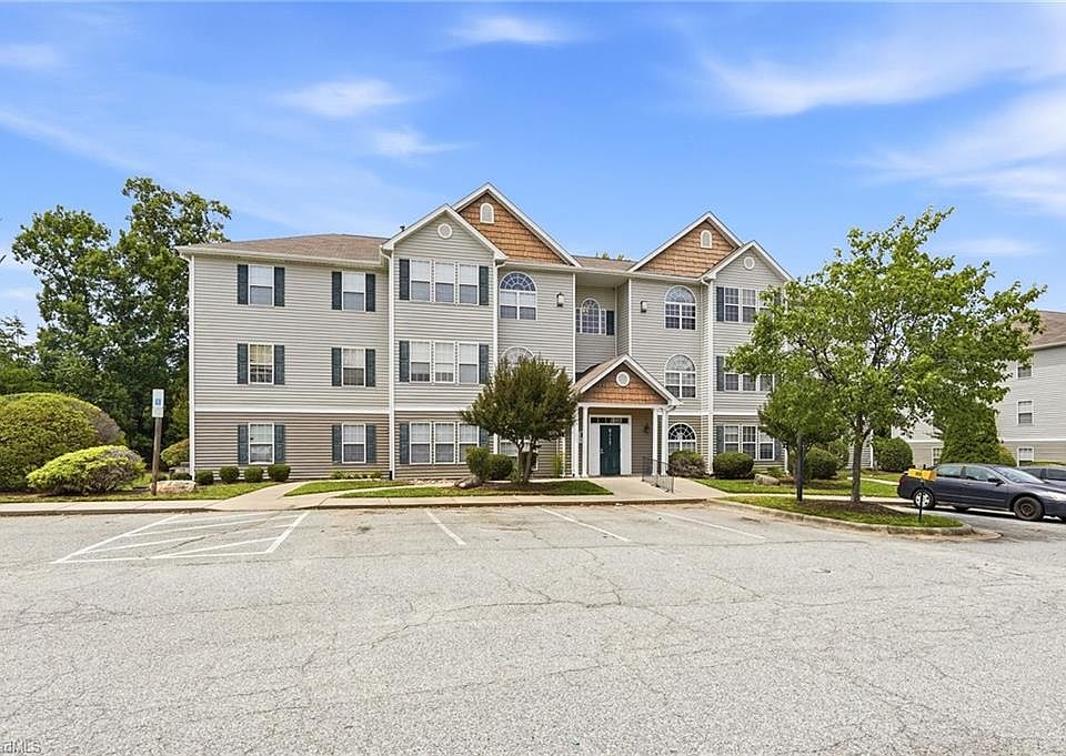 1st image of 6117 Hedgecock Cir APT 2D