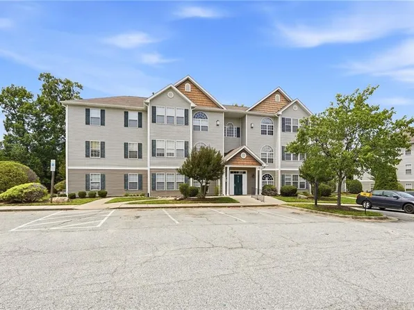 6117 Hedgecock Cir APT 2D, High Point, NC 27265